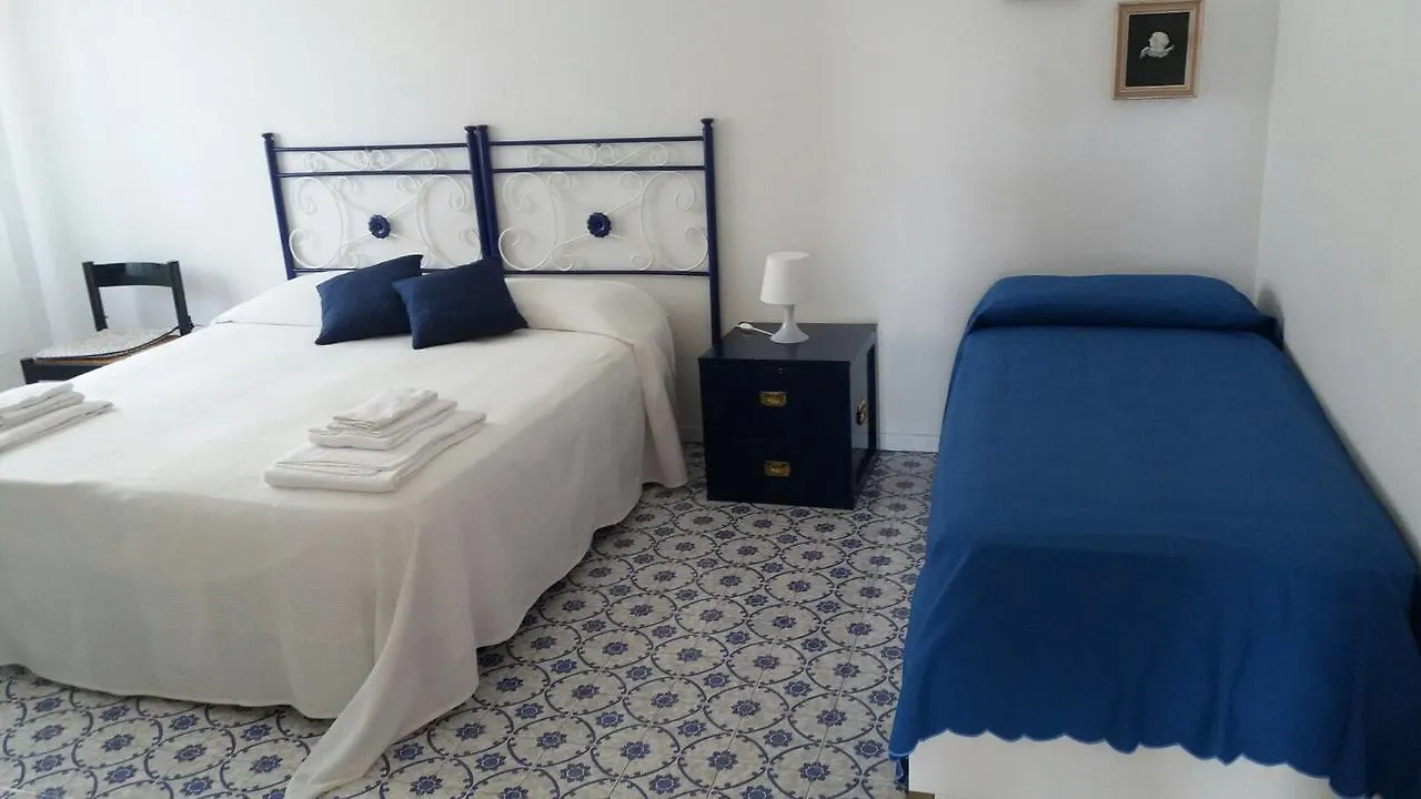 Bianca Maison Apartment 지아르디니낙소스